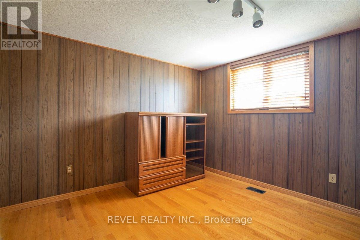 1296 Waterdown Road, Burlington, Ontario  L7P 0T4 - Photo 22 - W12883832