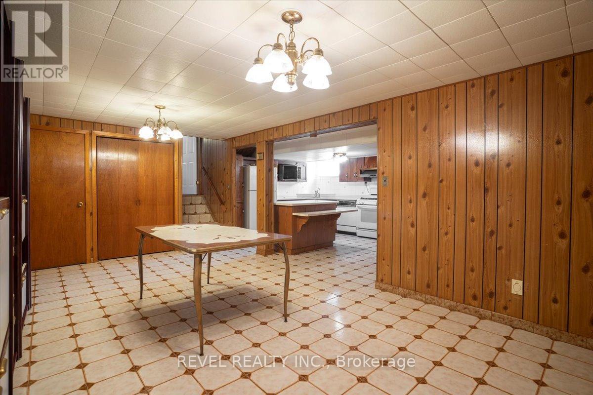 1296 Waterdown Road, Burlington, Ontario  L7P 0T4 - Photo 26 - W12883832