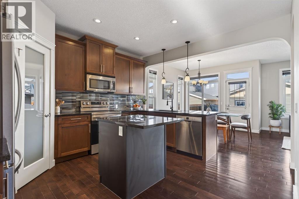 999 Evanston Drive Nw, Calgary, Alberta  T3P 0K9 - Photo 5 - A2289833