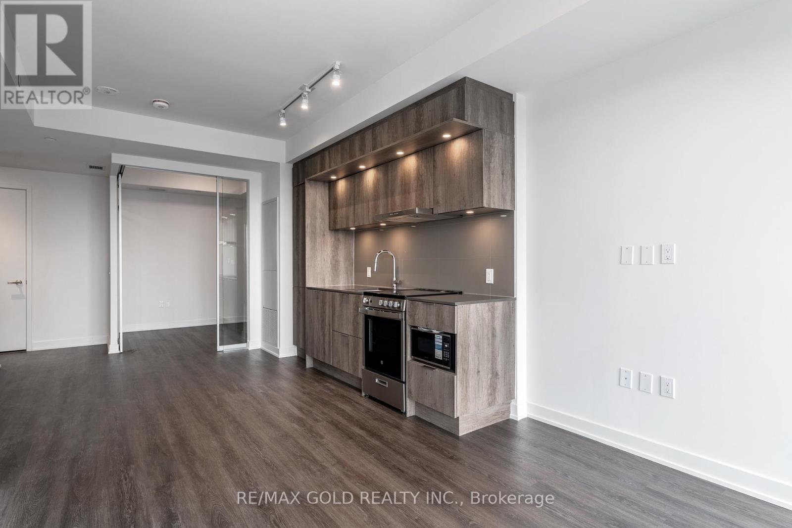 3401 - 448 Burnhamthorpe Road W, Mississauga, Ontario  L5B 4M6 - Photo 12 - W12883602