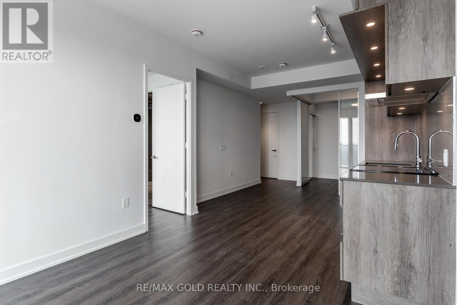 3401 - 448 Burnhamthorpe Road W, Mississauga, Ontario  L5B 4M6 - Photo 11 - W12883602