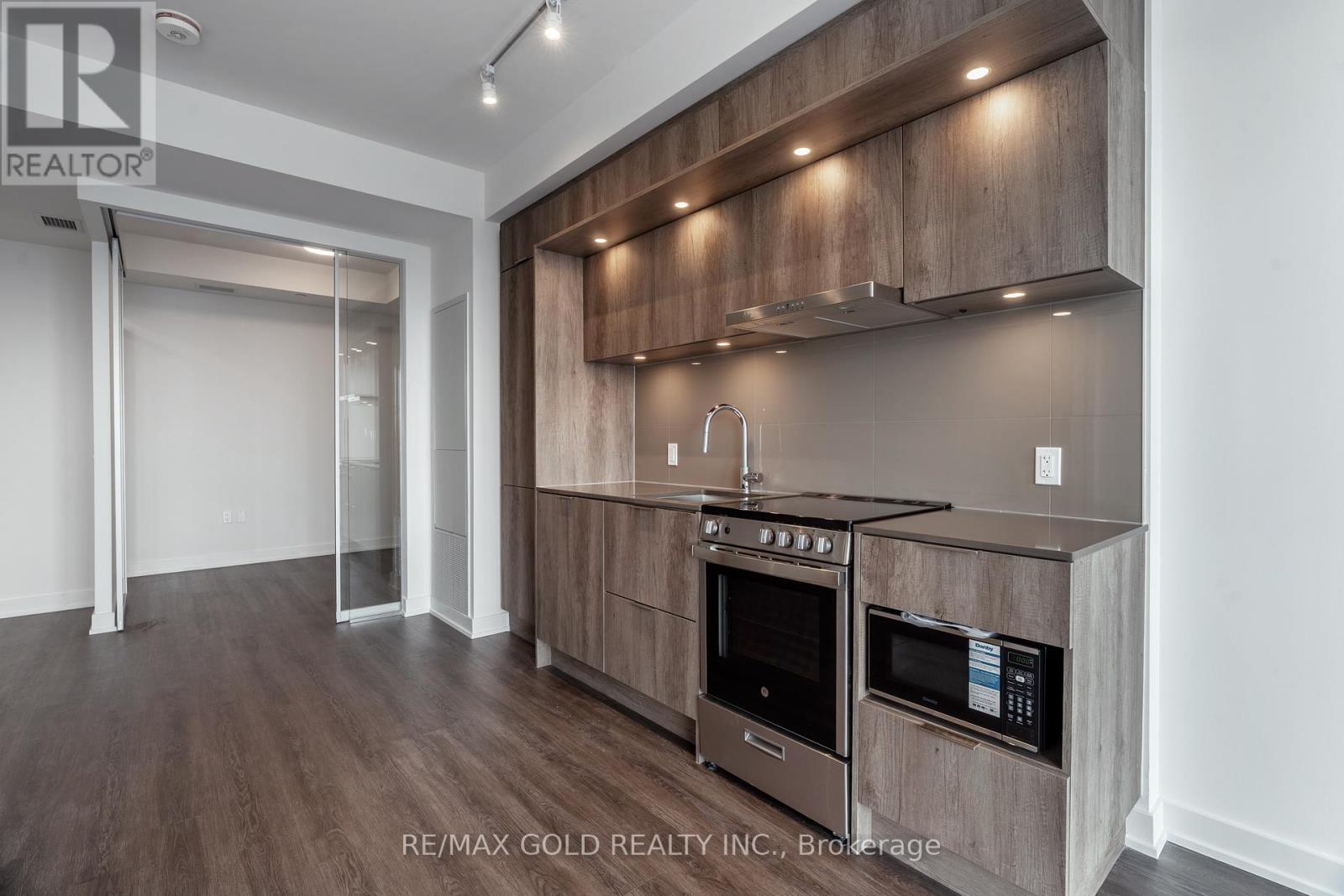 3401 - 448 Burnhamthorpe Road W, Mississauga, Ontario  L5B 4M6 - Photo 8 - W12883602