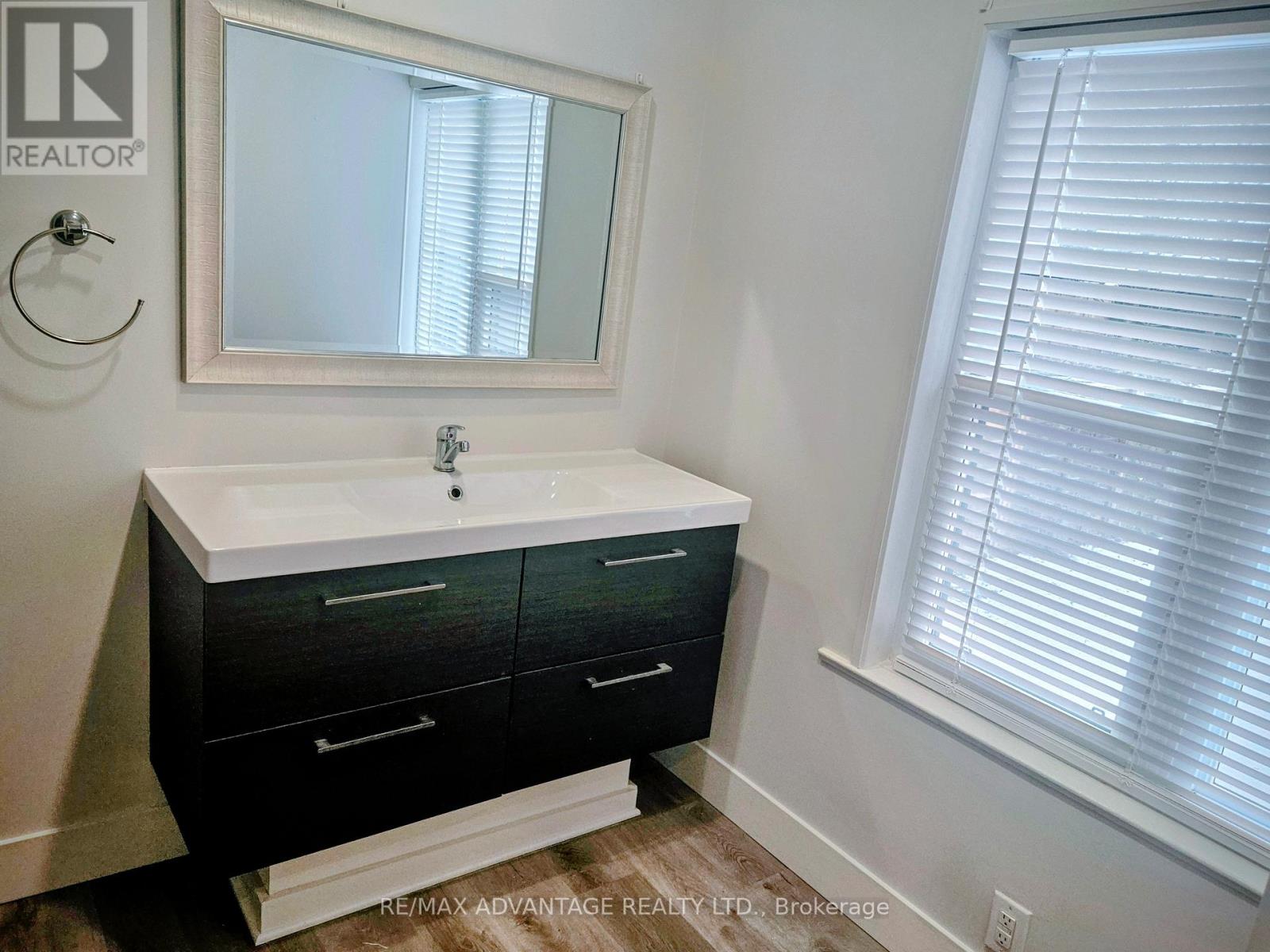 2353 Main Street, London South (South V), Ontario  N6P 1A7 - Photo 10 - X12883756