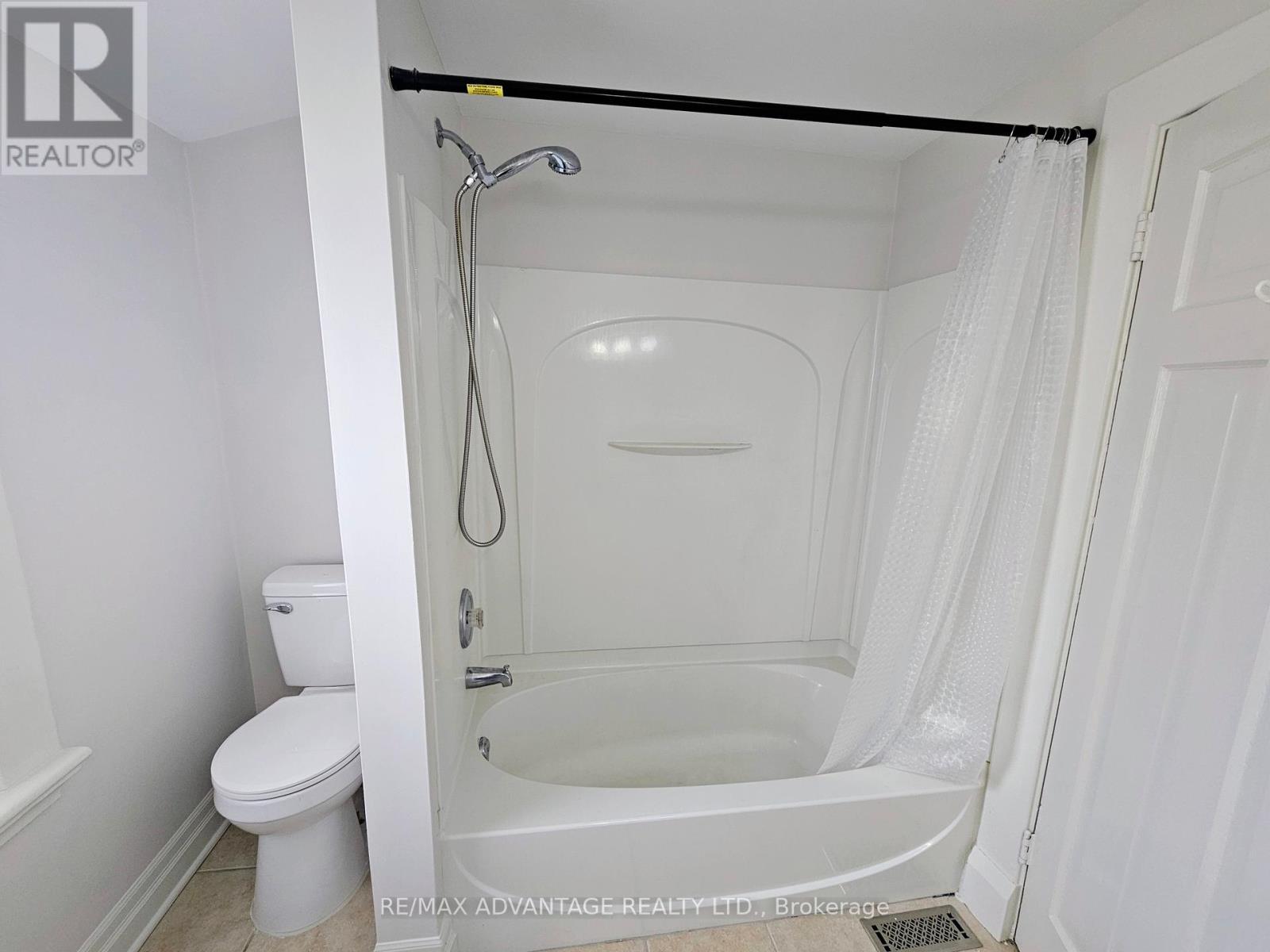 2353 Main Street, London South (South V), Ontario  N6P 1A7 - Photo 15 - X12883756