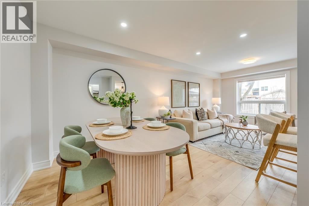 2350 GRAND RAVINE Drive Unit# 17, oakville, Ontario