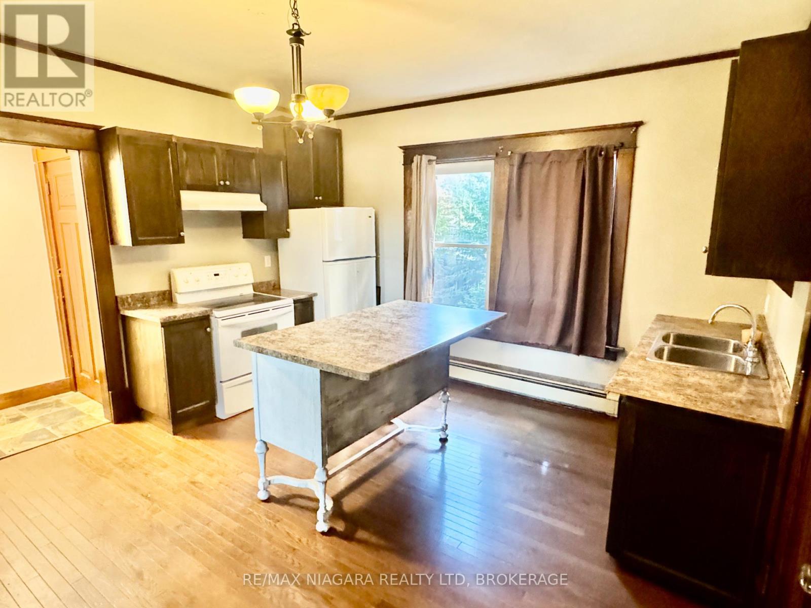 Main Floor - 101 Niagara Street, Welland, Ontario  L3C 1J4 - Photo 16 - X12883894