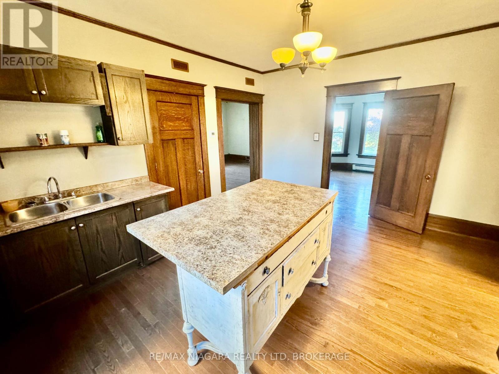 Main Floor - 101 Niagara Street, Welland, Ontario  L3C 1J4 - Photo 17 - X12883894