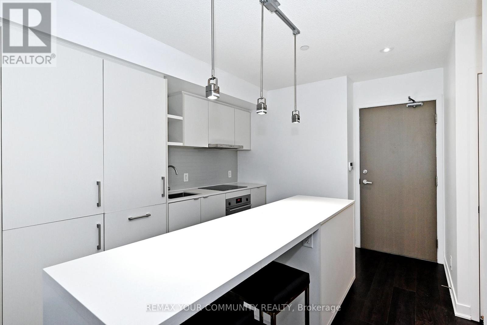 1703 - 88 Harbour Street, Toronto, Ontario  M5J 1B7 - Photo 14 - C12883862