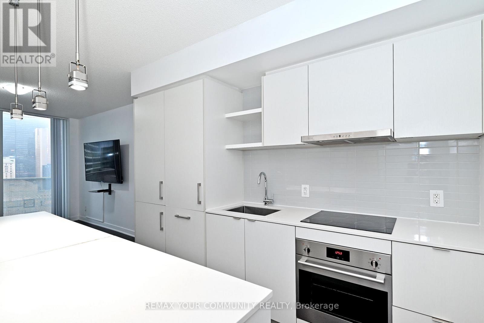 1703 - 88 Harbour Street, Toronto, Ontario  M5J 1B7 - Photo 17 - C12883862