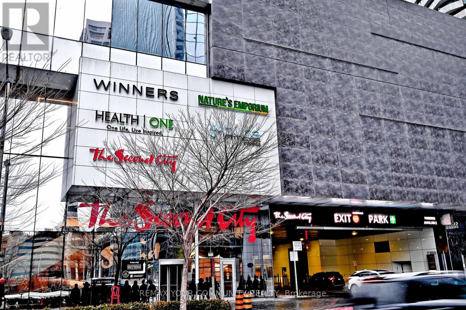 1703 - 88 Harbour Street, Toronto, Ontario  M5J 1B7 - Photo 2 - C12883862