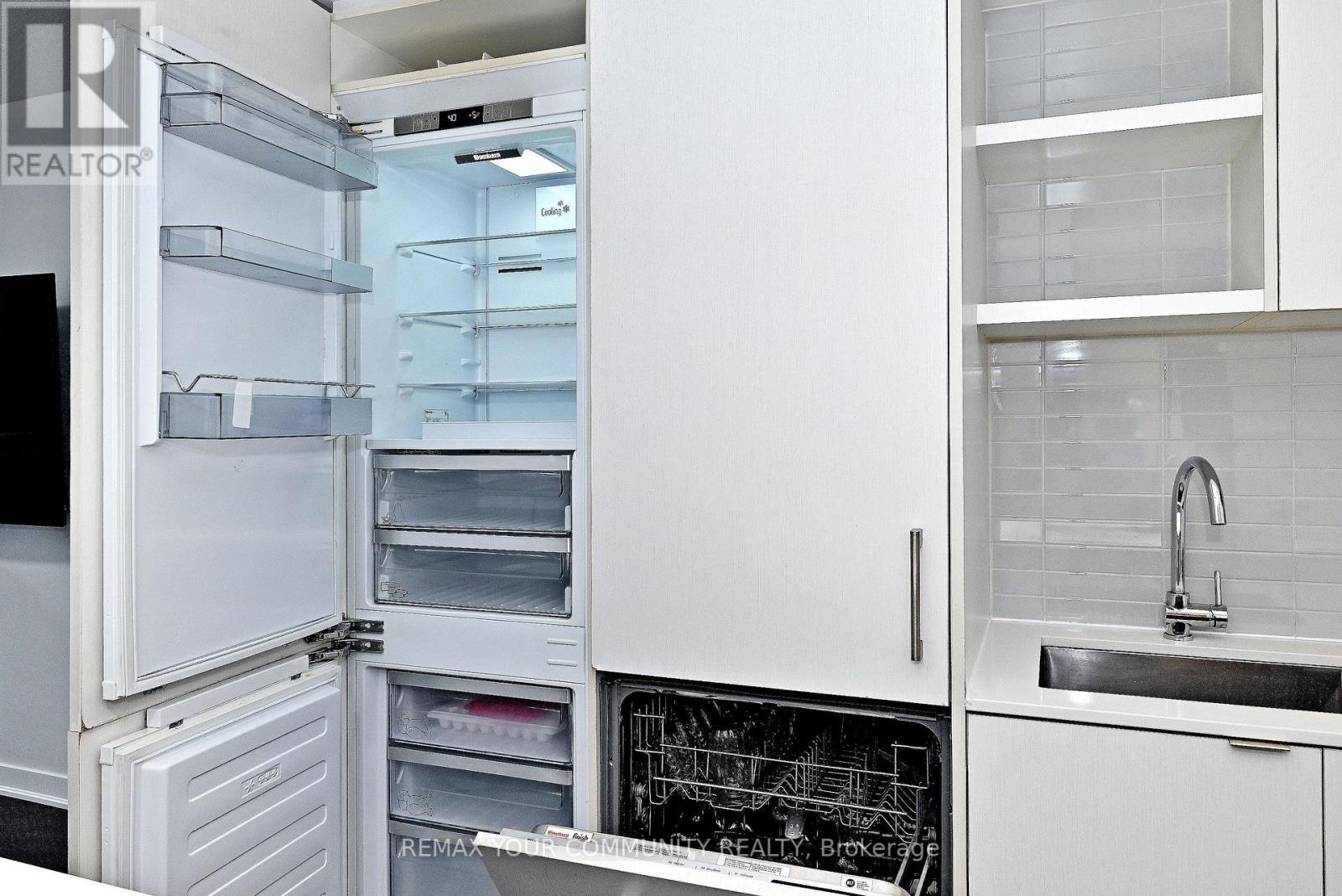 1703 - 88 Harbour Street, Toronto, Ontario  M5J 1B7 - Photo 21 - C12883862