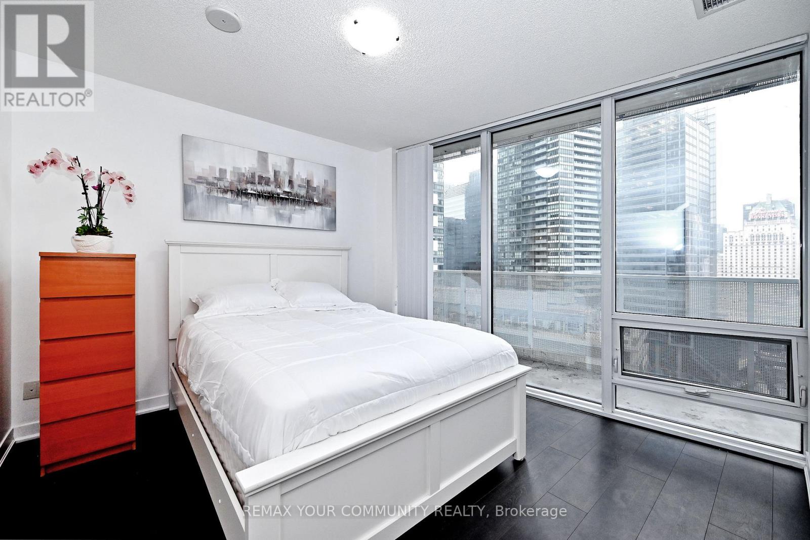 1703 - 88 Harbour Street, Toronto, Ontario  M5J 1B7 - Photo 25 - C12883862