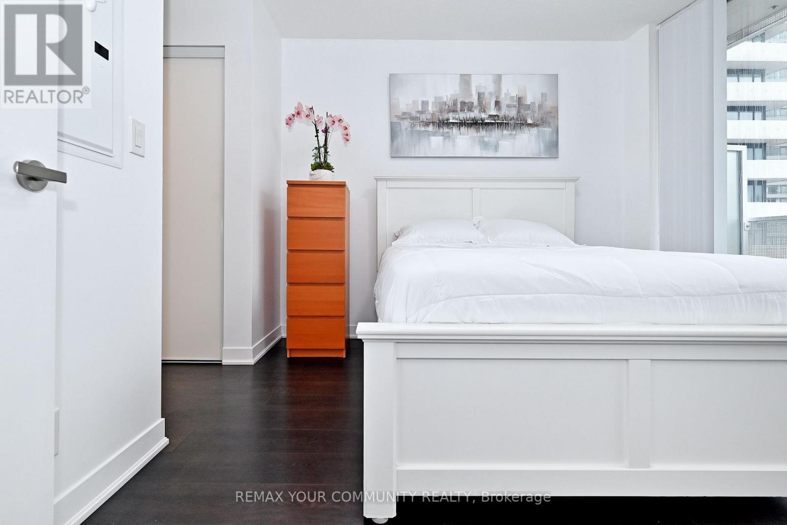 1703 - 88 Harbour Street, Toronto, Ontario  M5J 1B7 - Photo 26 - C12883862