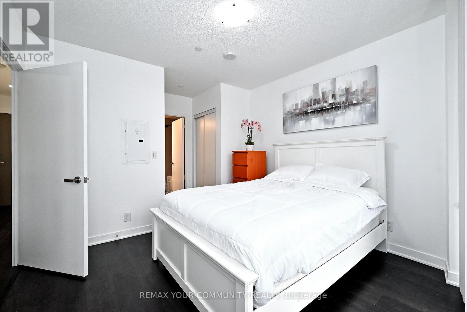 1703 - 88 Harbour Street, Toronto, Ontario  M5J 1B7 - Photo 28 - C12883862