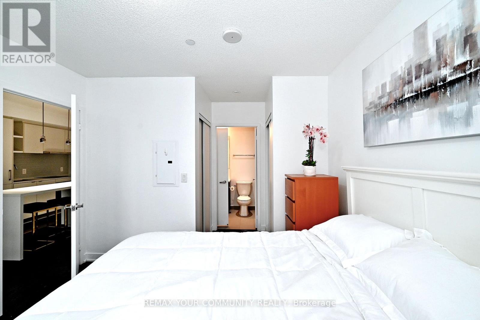 1703 - 88 Harbour Street, Toronto, Ontario  M5J 1B7 - Photo 29 - C12883862