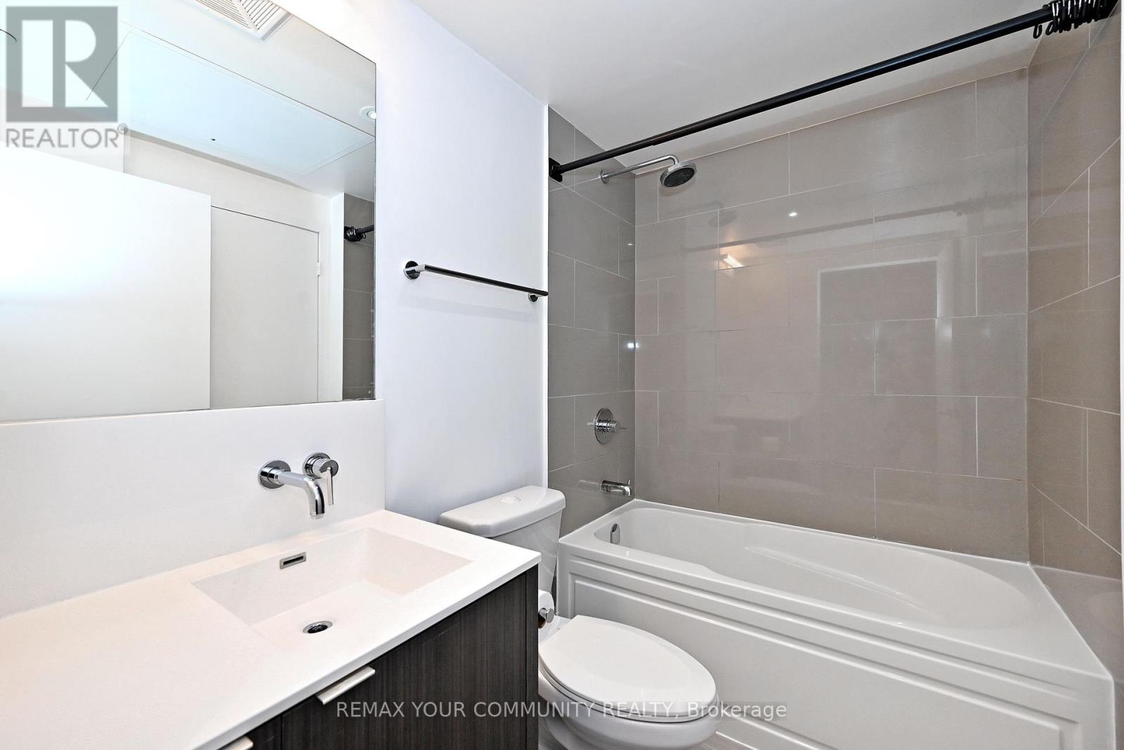 1703 - 88 Harbour Street, Toronto, Ontario  M5J 1B7 - Photo 32 - C12883862