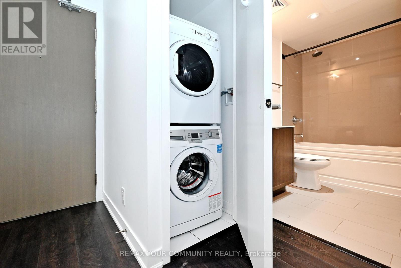 1703 - 88 Harbour Street, Toronto, Ontario  M5J 1B7 - Photo 9 - C12883862