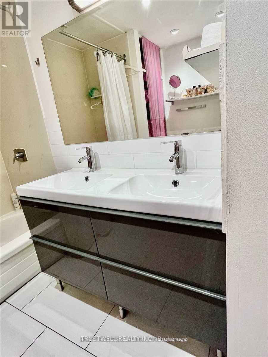 220 Rose Park Drive, Toronto, Ontario  M4T 1R5 - Photo 21 - C12883876