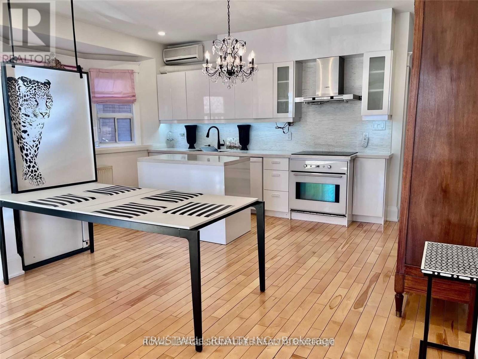 220 Rose Park Drive, Toronto, Ontario  M4T 1R5 - Photo 7 - C12883876