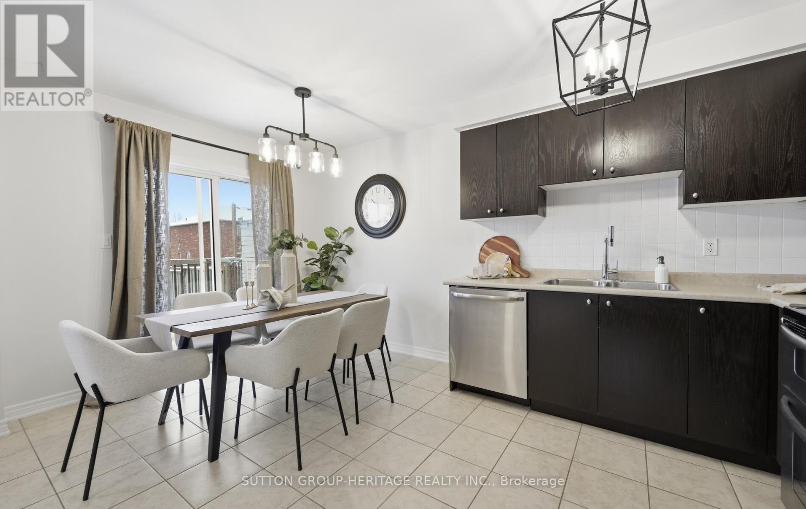 41 Kirkland Place, Whitby, Ontario  L1P 1X3 - Photo 11 - E12883854