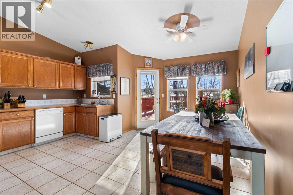 13 Westwood Court, Sylvan Lake, Alberta  T4S 1P7 - Photo 6 - A2289326