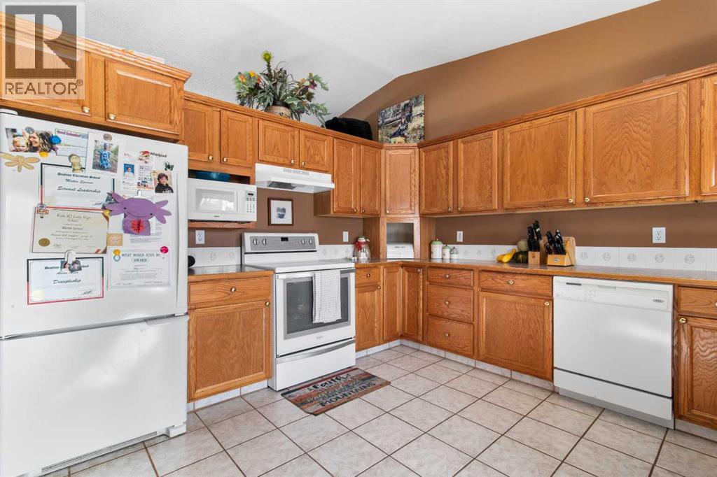 13 Westwood Court, Sylvan Lake, Alberta  T4S 1P7 - Photo 8 - A2289326