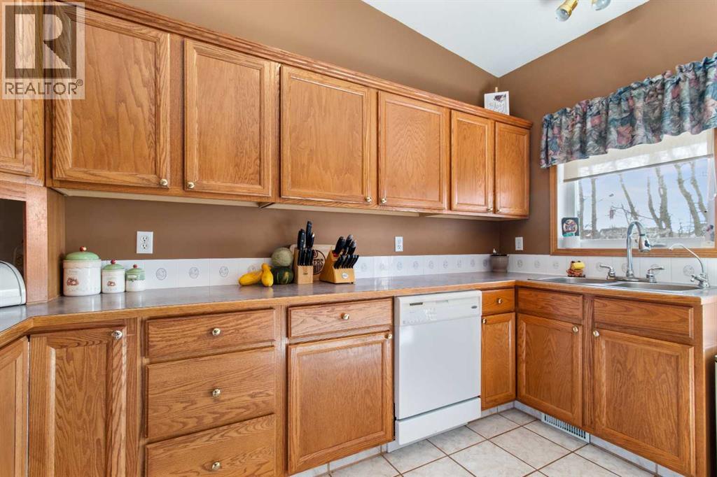 13 Westwood Court, Sylvan Lake, Alberta  T4S 1P7 - Photo 10 - A2289326