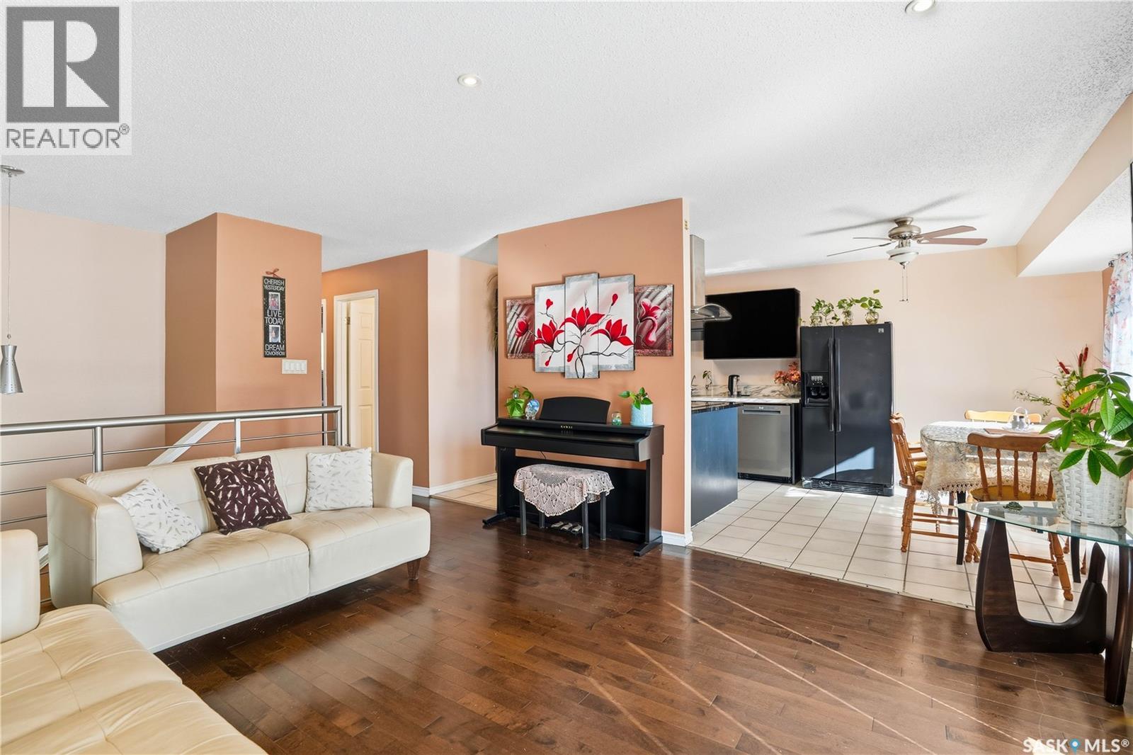 882 Samuels Crescent N, Regina, Saskatchewan  S4X 2A5 - Photo 9 - SK030458