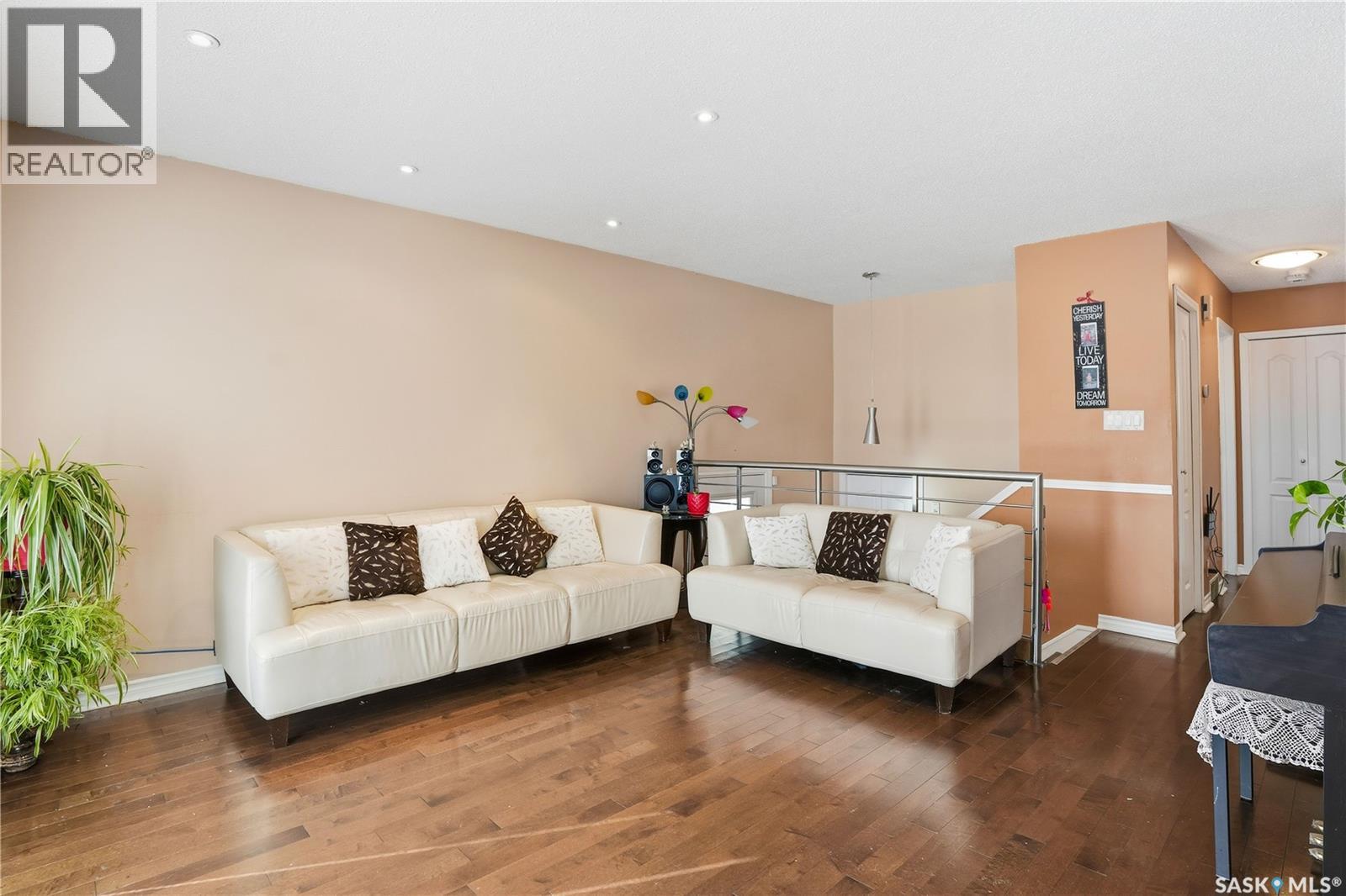 882 Samuels Crescent N, Regina, Saskatchewan  S4X 2A5 - Photo 11 - SK030458