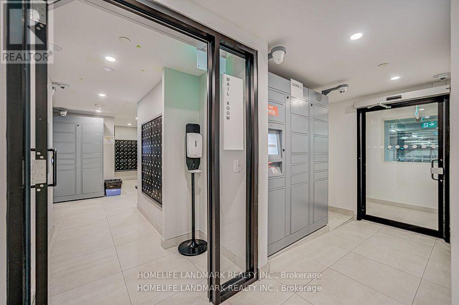 1808 - 4065 Confederation Parkway, Mississauga, Ontario  L5B 0L4 - Photo 34 - W12872844