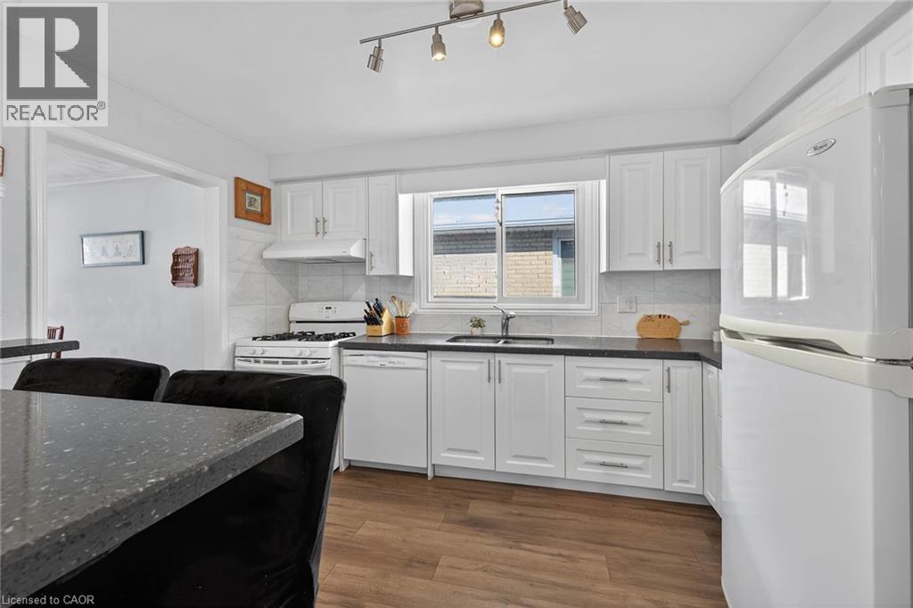 327 Eaglewood Drive, Hamilton, Ontario  L8W 1Z2 - Photo 15 - 40807089