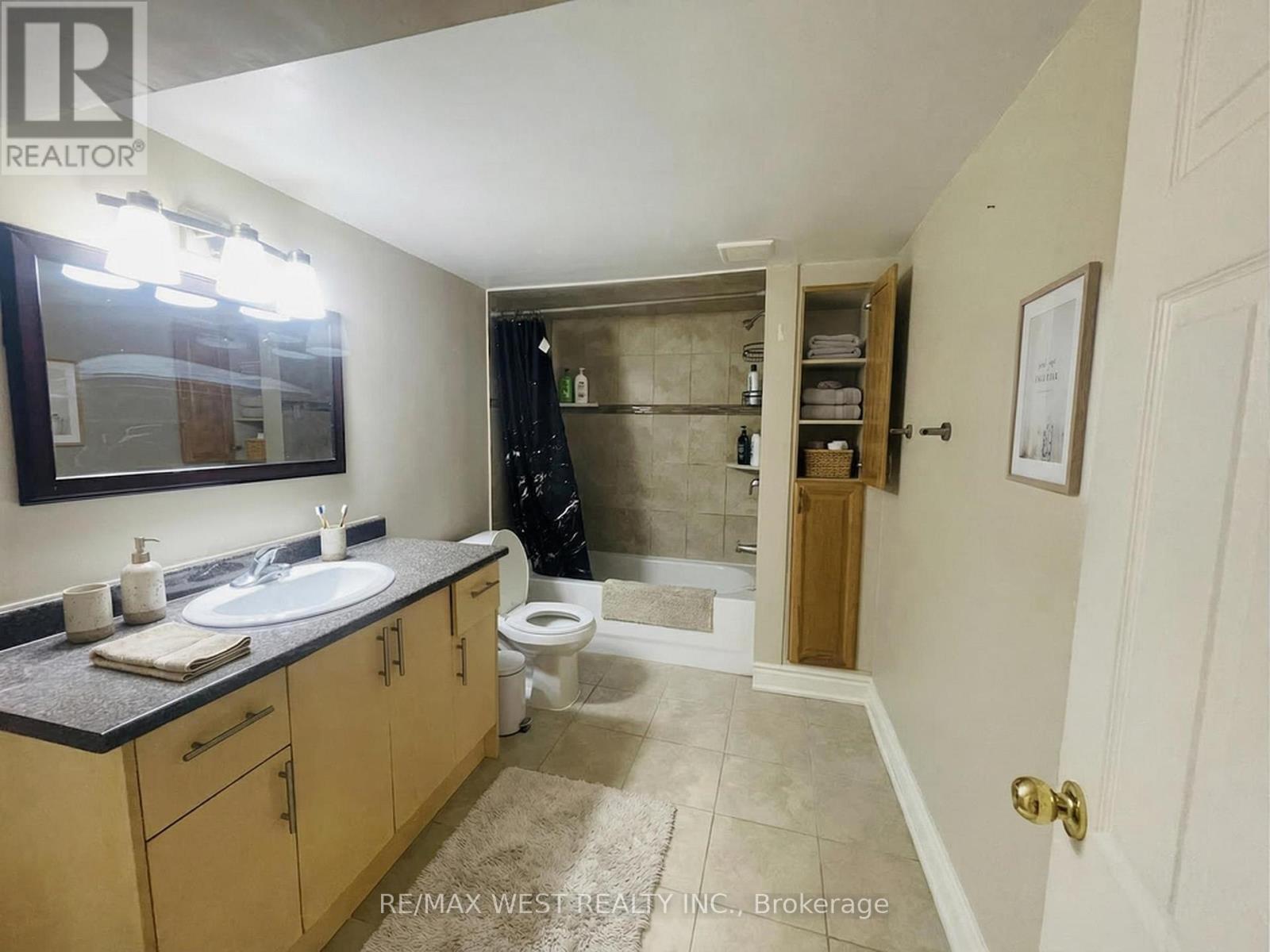 Bsmt - 25 Coronado Court, Toronto, Ontario  M9M 1S6 - Photo 8 - W12880840