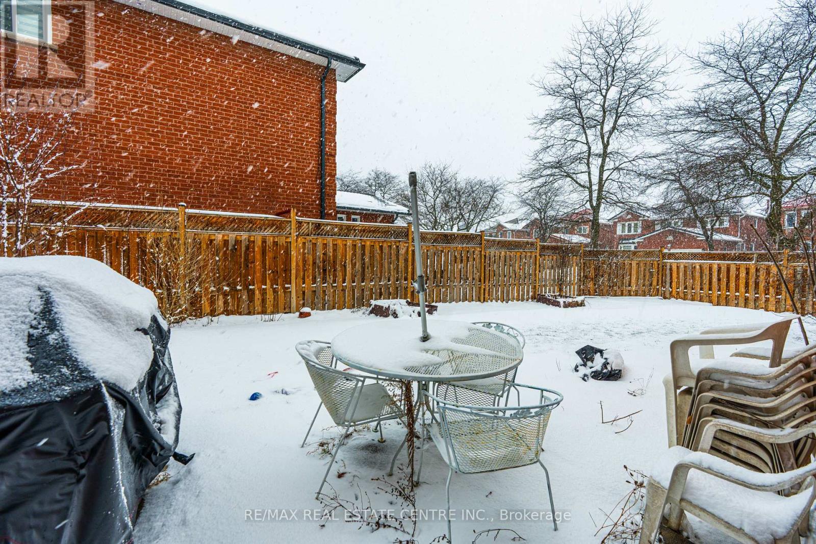 36 Woodbury Court, Brampton (Fletcher's West), Ontario  L6Y 4K5 - Photo 23 - W12880612