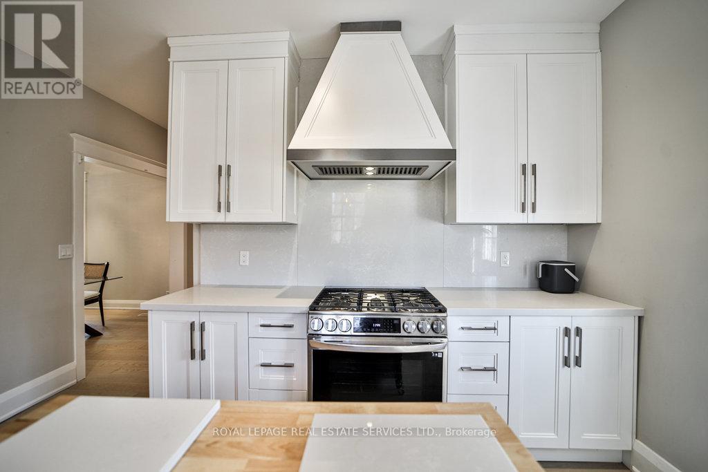 128 Chisholm Street, Oakville, Ontario  L6K 3J2 - Photo 10 - W12883852