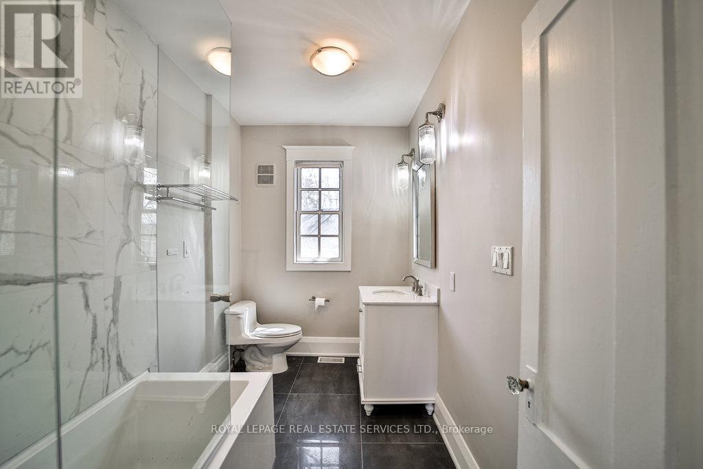 128 Chisholm Street, Oakville, Ontario  L6K 3J2 - Photo 26 - W12883852