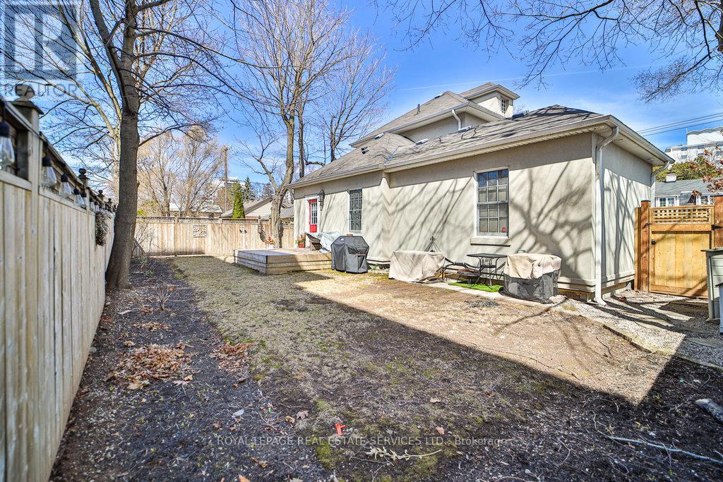 128 Chisholm Street, Oakville, Ontario  L6K 3J2 - Photo 44 - W12883852