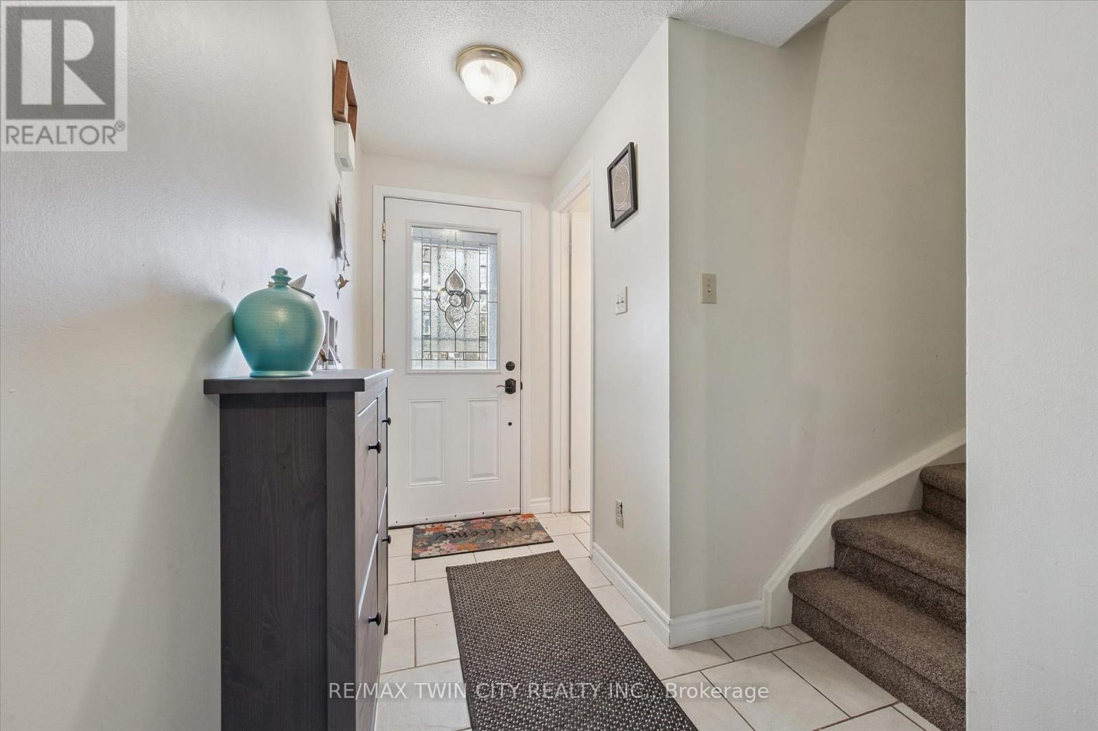 37 Edgemere Drive, Cambridge, Ontario  N1P 1A9 - Photo 6 - X12883880