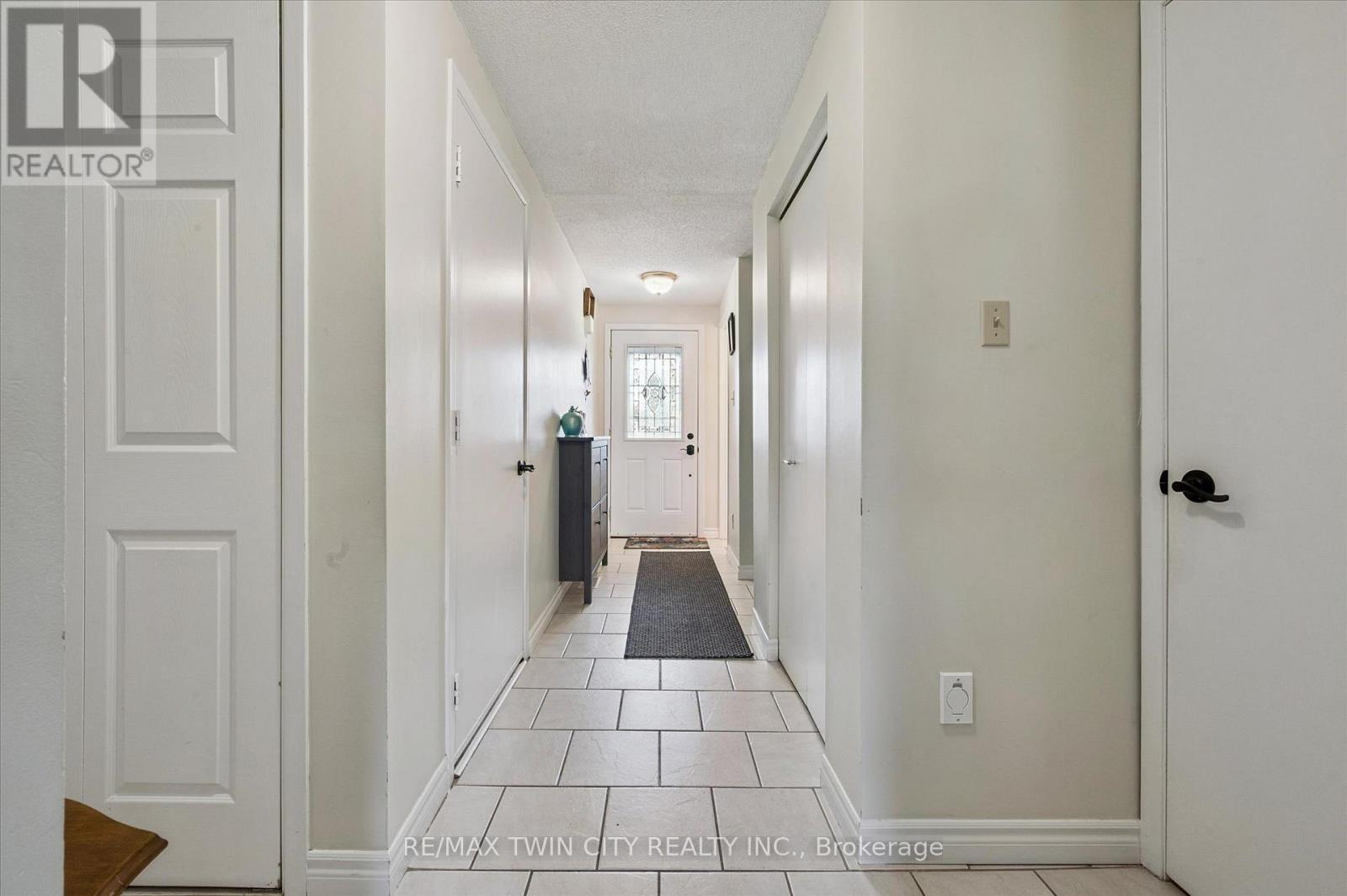 37 Edgemere Drive, Cambridge, Ontario  N1P 1A9 - Photo 8 - X12883880