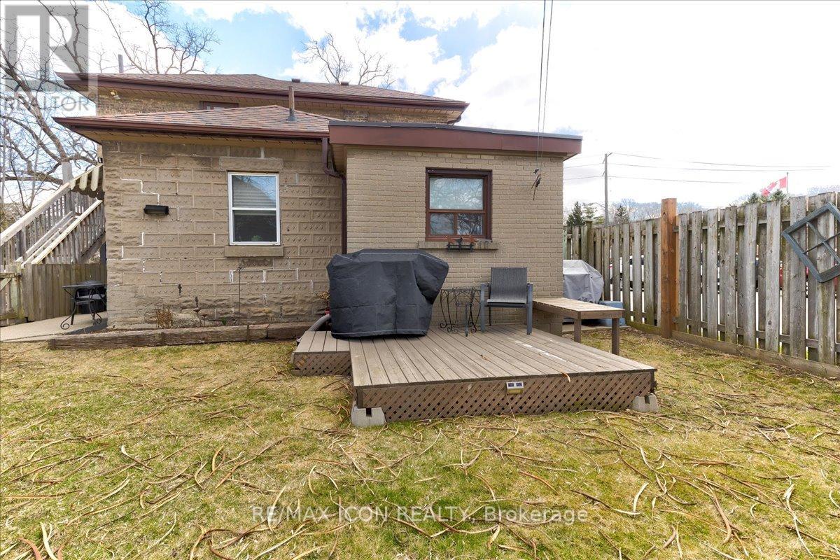 135 Sherwood Drive, Brantford, Ontario  N3T 1N8 - Photo 10 - X12883888