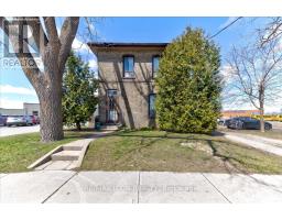 135 SHERWOOD DRIVE, Brantford, Ontario