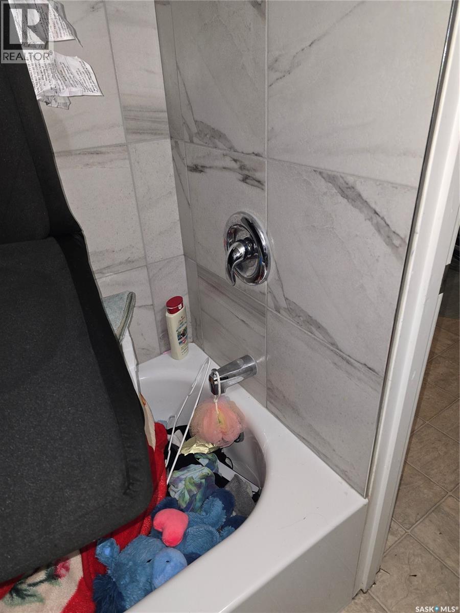 125 S Avenue S, Saskatoon, Saskatchewan  S7M 2Z7 - Photo 8 - SK030431