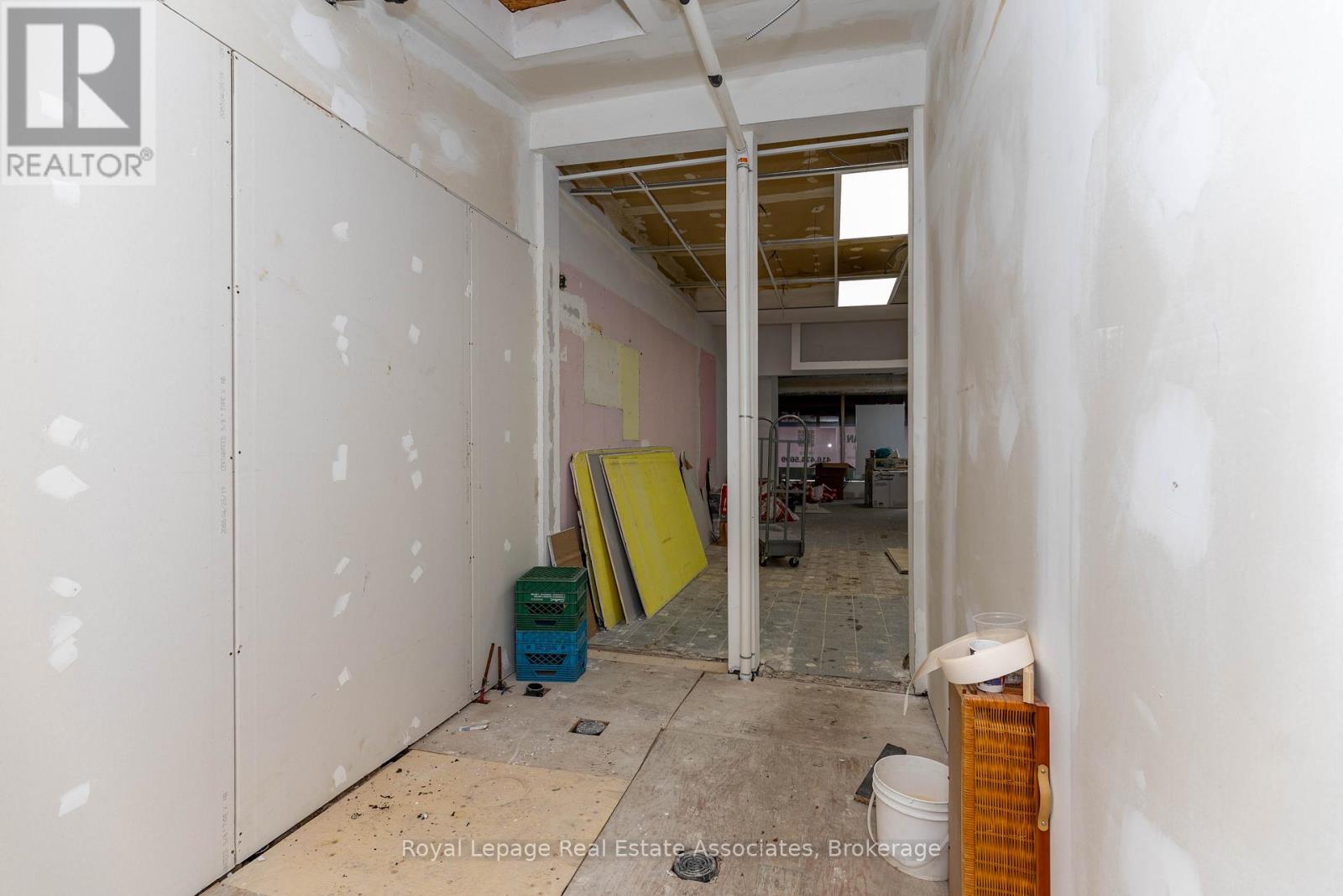 198 Bathurst Street, Toronto, Ontario  M5T 2R8 - Photo 17 - C12743736