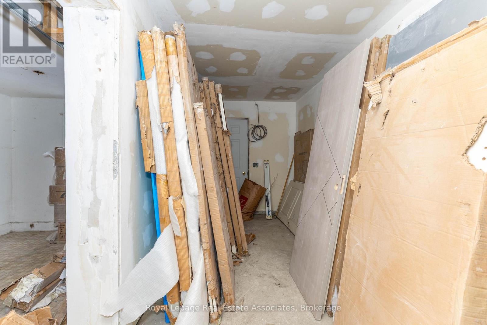 198 Bathurst Street, Toronto, Ontario  M5T 2R8 - Photo 18 - C12743736