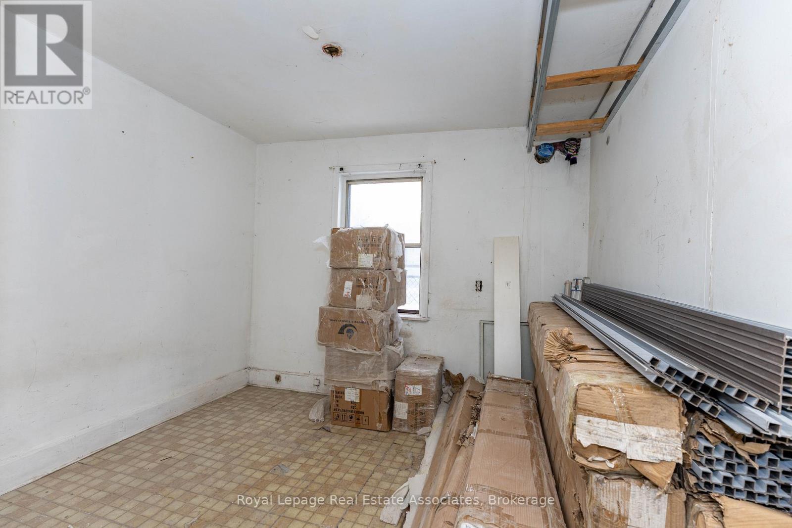 198 Bathurst Street, Toronto, Ontario  M5T 2R8 - Photo 14 - C12743736