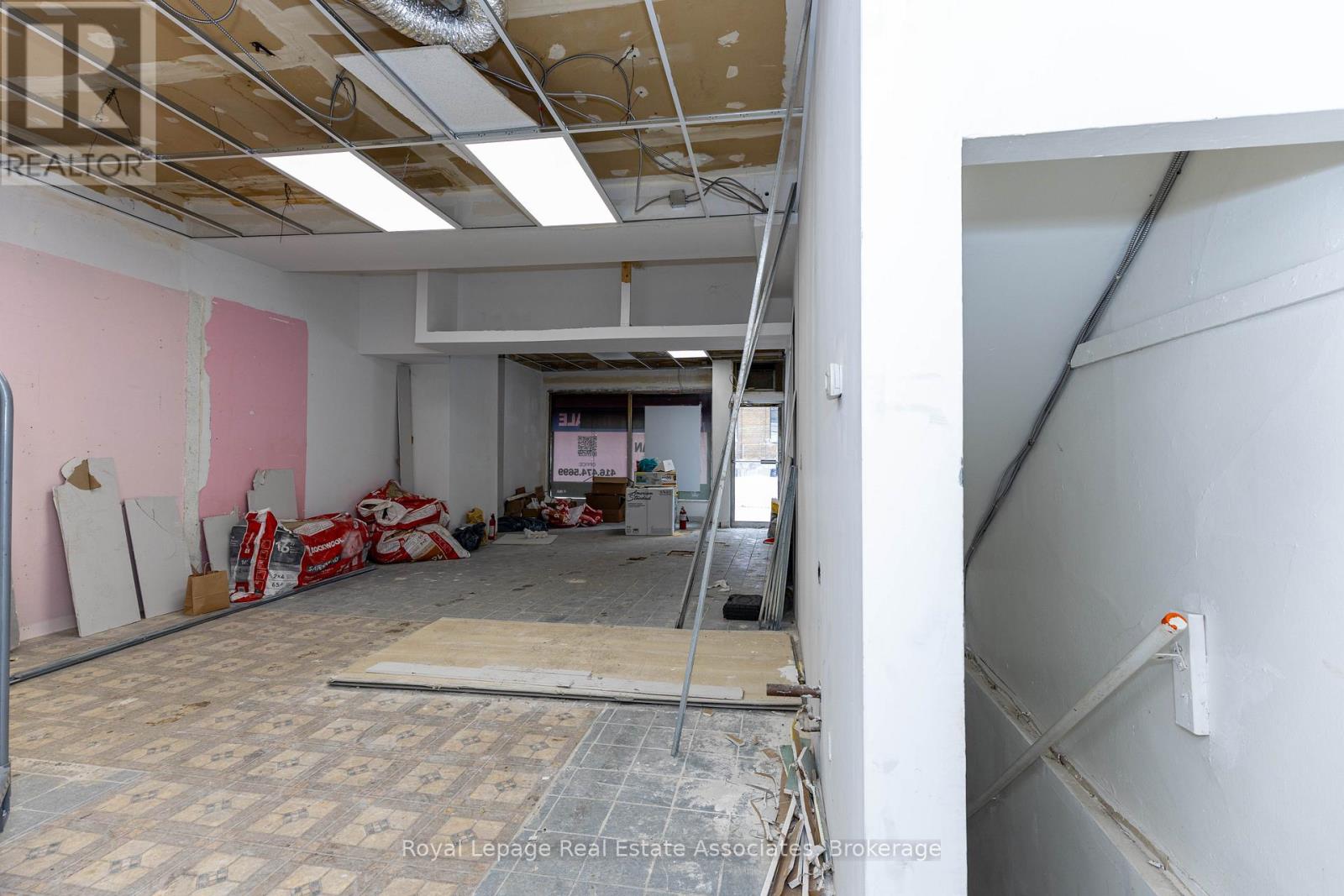 198 Bathurst Street, Toronto, Ontario  M5T 2R8 - Photo 7 - C12743736