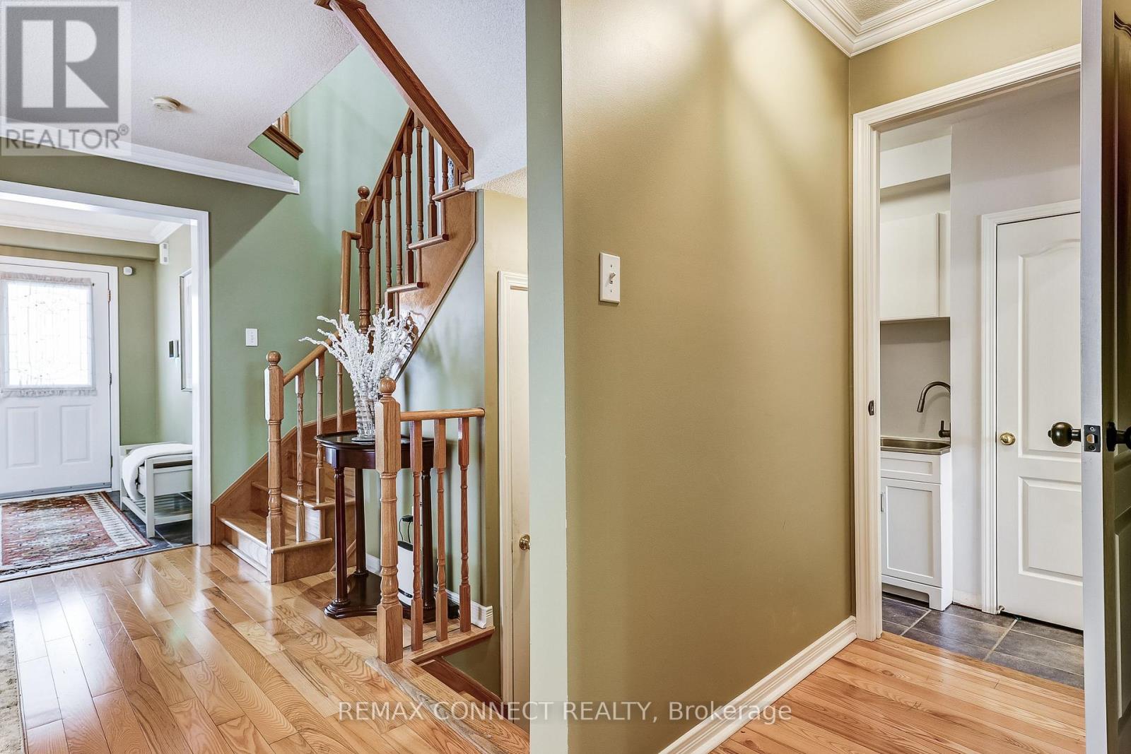 15 Brownridge Place, Whitby, Ontario  L1P 1W3 - Photo 7 - E12878842