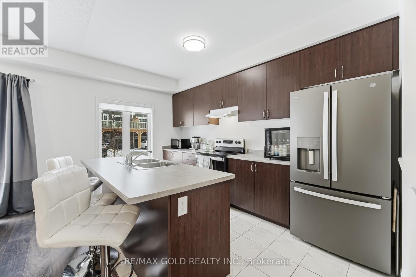 30 Hills Thistle Drive, Wasaga Beach, Ontario  L9E 0J3 - Photo 12 - S12880578