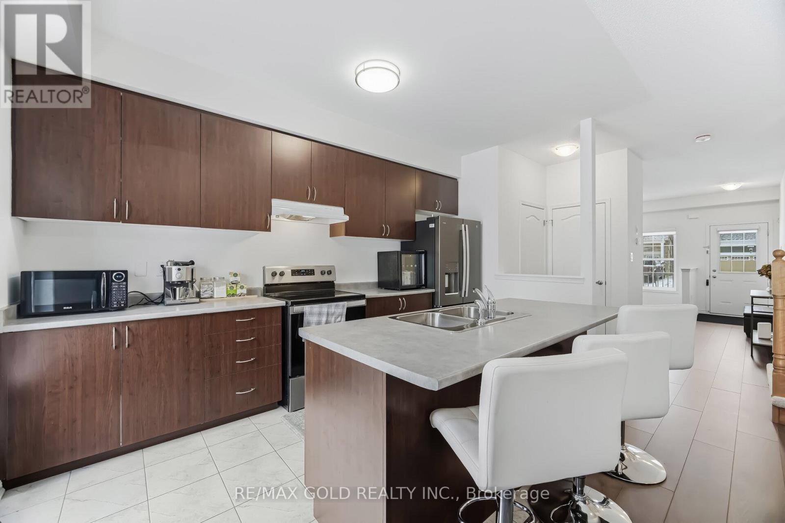 30 Hills Thistle Drive, Wasaga Beach, Ontario  L9E 0J3 - Photo 10 - S12880578