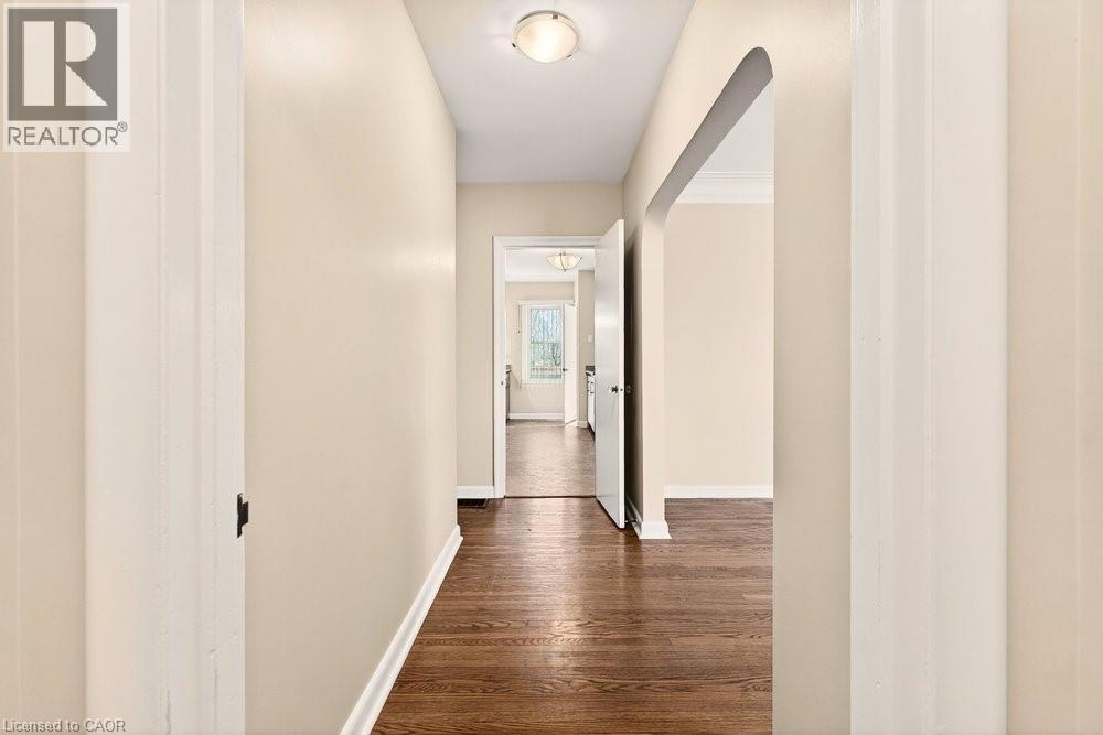 42 Evergreen Avenue, Stoney Creek, Ontario  L8G 3T3 - Photo 4 - 40805963