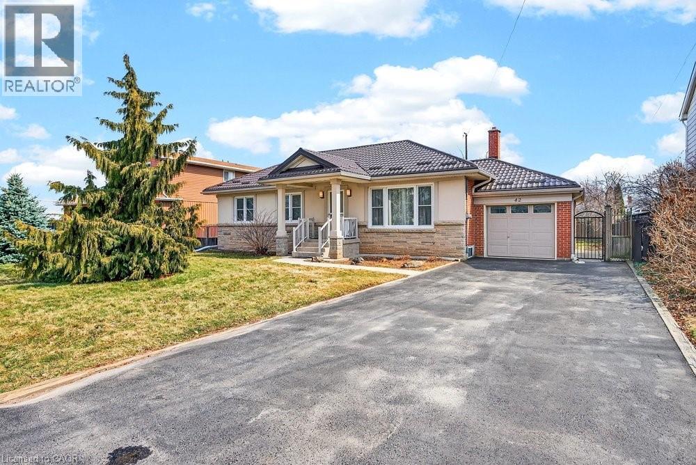 42 Evergreen Avenue, Stoney Creek, Ontario  L8G 3T3 - Photo 2 - 40805963